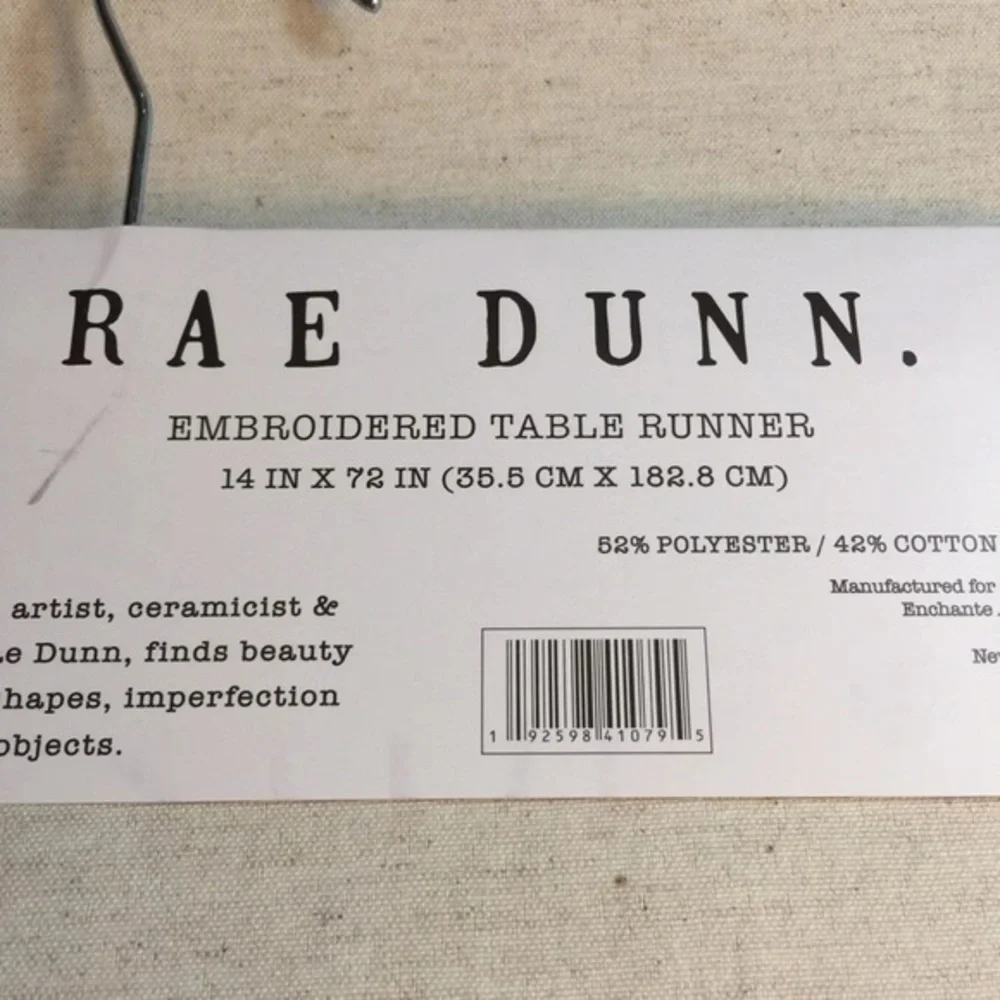 NWT Rae‎ Dunn Table Runner